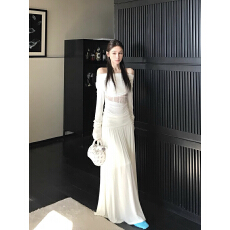 Skk Store 香软Crush 设计感一字肩镂空蕾丝褶皱打底衫半身裙套装