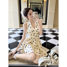 批发蝴蝶结绑带露背波点挂脖<b class='q'>连衣裙</b>夏新款甜辣收腰显瘦气质a字短裙子