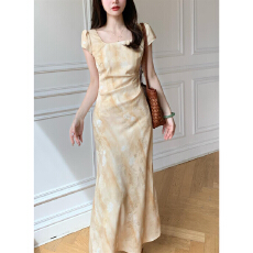 批发苏苏2026夏季<b class='q'>新款</b>原创斜裁优雅黄玫瑰黄色提花短袖连衣裙