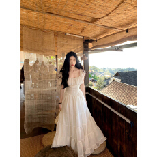 一颗甜桃yikett海蒂的裙摆夏季掐腰显瘦露背度假连衣裙女长裙