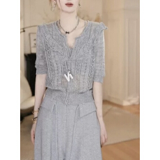 批发老钱风灰色气质镂空<b class='q'>针织衫</b>女装2026春夏新款<b class='q'>薄款</b>修身显瘦百搭上衣