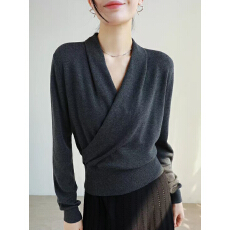 批发韩系简约百搭V领女春秋宽松毛衣交叉设计感上衣针织衫低领<b class='q'>打底衫</b>