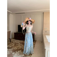 批发GeGe shop 碎花<b class='q'>蕾丝</b>花边吊带背心蓝色花朵长款半身裙度假穿搭