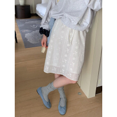 批发重工刺绣花边半身裙女2026新款韩系简约<b class='q'>百搭</b>直筒中长裙