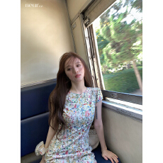 批发度假风<b class='q'>提花</b>吊带<b class='q'>连衣裙</b>