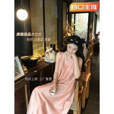 批发度假风挂脖露背连衣裙女2026夏季<b class='q'>新款</b>宽松显瘦无袖飘逸长裙