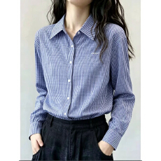 批发法式miu系蓝格子<b class='q'>衬衫</b>女2026秋装新款宽松叠穿学院风刺绣<b class='q'>长袖</b><b class='q'>衬衣</b>