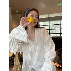 批发im向 吉普赛少女 全棉蕾丝拼接木耳边提花<b class='q'>衬衫</b>女春系带喇叭袖上衣