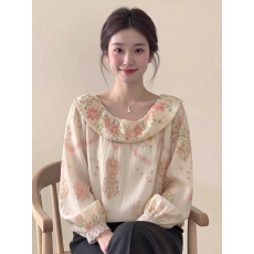 批发2026超火减龄米白色蕾丝花边国风印花上衣女秋<b class='q'>设计</b>感独特漂亮小衫