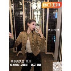 批发已出货 OIOI ESSE｜秋季新款立领排扣牛仔外套女小众<b class='q'>设计</b>短款夹克
