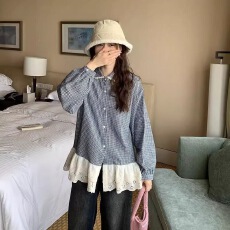 批发韩系2026新款甜美风<b class='q'>蕾丝</b>花边拼接娃娃领叠穿磨毛格纹衬衫女上衣潮
