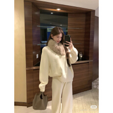 批发高级感秋冬穿搭套装灰色毛衣女宽松慵懒风直筒针织<b class='q'>裤子</b>两件套配脖