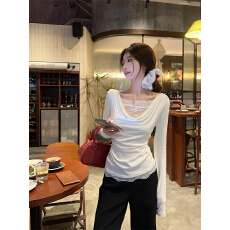 批发实拍实价~大码白色蕾丝长袖打底t恤女春季设计感纯欲斜肩拼接上衣