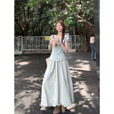 批发实拍实价~大码修身正肩短袖T恤女设计感收腰短款上衣高腰半身裙女