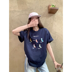 批发实拍实价大码小袜子刺绣短袖2026<b class='q'>春</b>夏新款小众设计ins风宽松T恤女