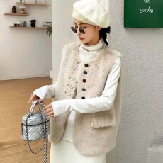 批发羊羔毛马甲女<b class='q'>冬</b>仿皮草国风短款皮毛一体马夹秋<b class='q'>冬</b>新款毛毛坎肩