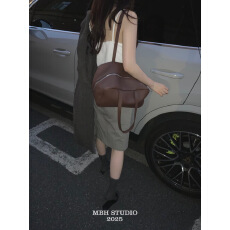 批发韩国东大门头层牛皮极简波士顿枕头包小众设计大容量通勤单肩包