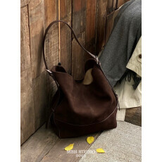 批发25秋冬<b class='q'>复古</b>头层磨砂牛皮通勤水桶包大容量慵懒托特包单肩包