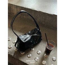 批发【MBH】极简风手缝四角线马吉拉hobo包双肩带百搭通勤手提单肩包