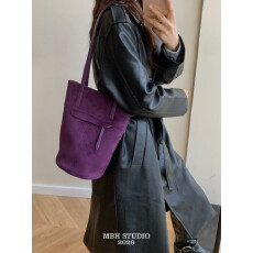 批发原价218.99! 【MBH】绒面牛皮氛围感洋气水桶包大容量通勤单肩包