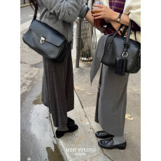 批发【MBH】韩国东大门简约通勤牛皮波士顿枕头包大容量手提包