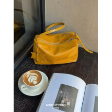 批发春夏头层牛皮吐司包简约小方包百搭小众单肩包(配枫叶挂件)