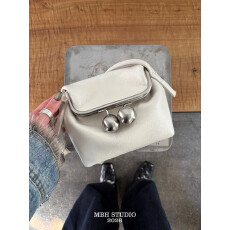 批发【MBH】头层牛皮大圆扣锁扣夹子包小众设计师款盒子包精致斜挎包