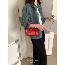 批发油蜡牛皮迷你波士顿保龄球包小巧精致可爱手提斜挎包(配肩带)