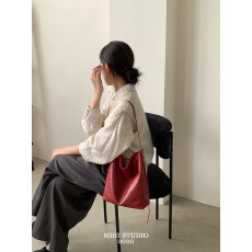 MBH头层植鞣牛皮小众极简水桶包大容量托特单肩包斜挎包