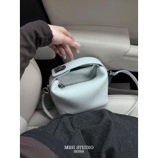 批发【MBH】清冷感小巧饭盒包头层牛皮百搭斜挎手提包(配肩带)