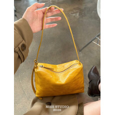 批发添一抹黄裂纹头层牛皮枫叶吐司包百搭小众通勤单肩包(配枫叶挂件