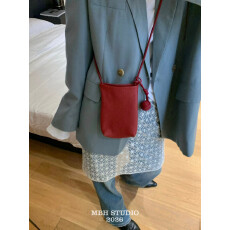 批发【MBH】韩系头层牛皮多巴胺手机包迷你遛弯斜挎包(配编织球)