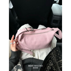 批发'粉色周末小众简约头层牛皮宽肩带古银扣饺子包单肩斜挎包