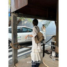 帆布拼头层牛皮邮差包磁吸扣翻盖大容量通勤百搭斜挎单肩包