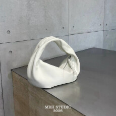 MBH真皮褶皱云朵包小众高级质感软皮月牙包中古手提包