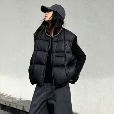 批发韩版马甲女短款背心秋冬新款2026宽松高级感小个子坎肩外穿