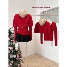 批发实拍图高端货女装红色毛毛领针织衫披肩叠穿两件套
