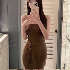 批发<b class='q'>北极</b><b class='q'>绒</b>2026夏季新款时尚纯欲性感针织抹胸收腰显瘦包臀连衣裙