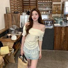 批发蕾丝花边拼接短袖2026夏季新款韩系<b class='q'>一字领</b>露肩上衣