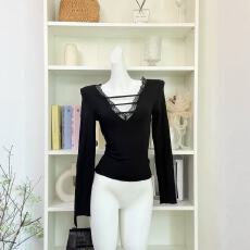 ViaPitti 官方授权 设计感正反两穿打底衫女蕾丝拼接V领长袖上衣