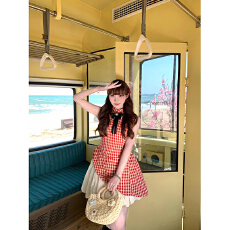 批发法式复古红格子无袖<b class='q'>连衣裙</b>女夏季不规则拼接蕾丝收腰蓬蓬A字短裙