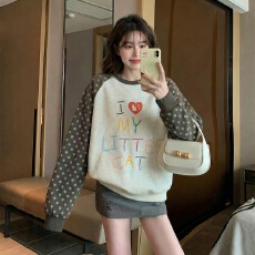 批发薄款<b class='q'>卫衣</b>女2026春秋新款插肩袖爱心波点撞色宽松圆领上衣