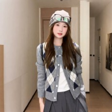 批发复古学院风菱格<b class='q'>毛衣</b>外套女秋季新款慵懒小个子气质灰色针织开衫潮