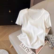 批发小C家 <b class='q'>时尚</b>蕾丝边拼接V领短袖T恤女2026春季甜美修身显瘦内搭上衣