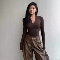 批发简约纯色美式复古长袖T恤春夏V领紧身<b class='q'>塑</b>形短款百搭打底衫女装上衣