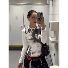 批发印花上衣<b class='q'>女</b>正肩修身长袖圆领内搭打底衫