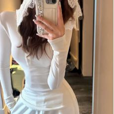 批发磨毛休闲时尚<b class='q'>百搭</b>蕾丝连帽针织打底内搭上衣女秋冬