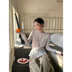 批发小碎花微透长袖t恤女春夏季内搭下摆花边拼接纯欲韩系修身小<b class='q'>上衣</b>