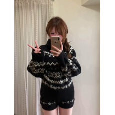 黑色复古费尔岛高领毛衣短裤套装
