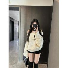 批发白色一字肩毛衣黑色<b class='q'>短裤</b>